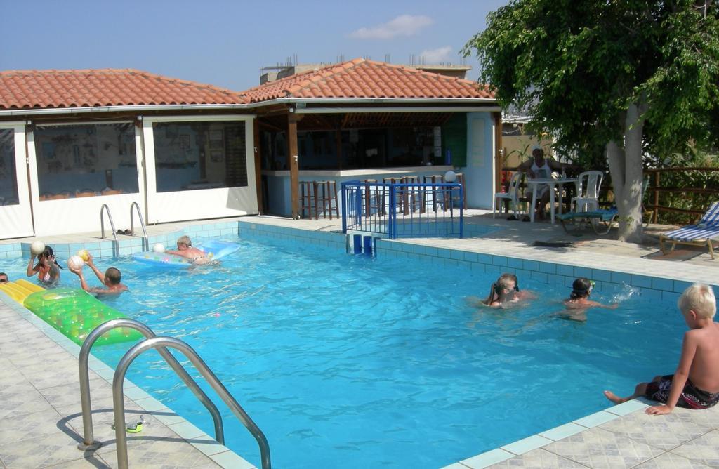 Alex Home Apartments Hersonissos (Crete) Exterior foto